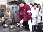 У кого блюдо вкуснее