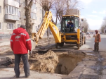 На улице Льва Толстого начался ремонт на канализационном коллекторе